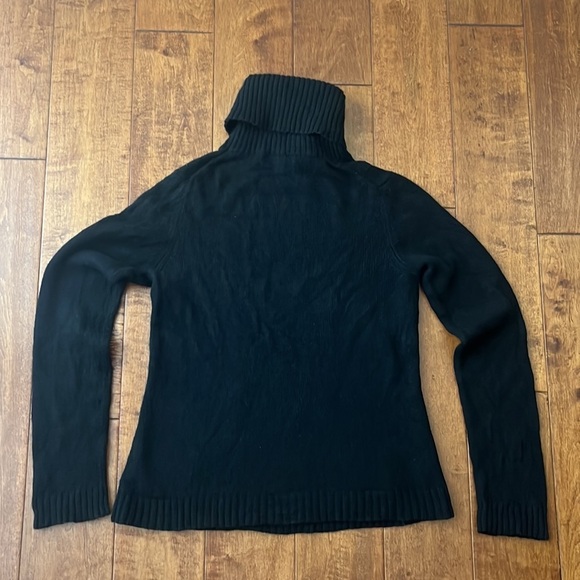 Banana Republic Turtle Neck Wool Blend Kangaroo Pocket Black Sweater Size M - Picture 8 of 8